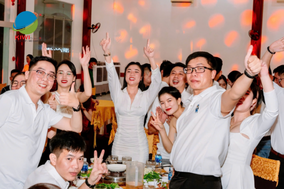 Gala Dinner : Vượt Thử Thách, Bật Thành Công Cùng Vikoda