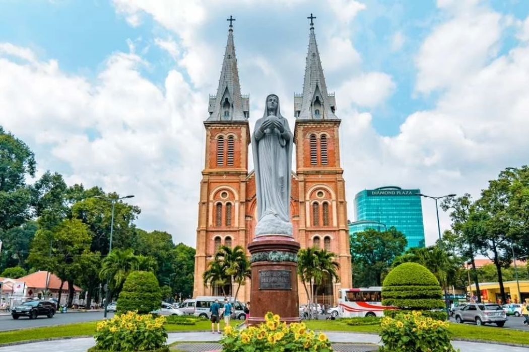CẨM NANG DU LỊCH THÀNH PHỐ HỒ CHÍ MINH 2026 - Đi Đúng Trend, Đi Thông Minh, Đi Trải Nghiệm