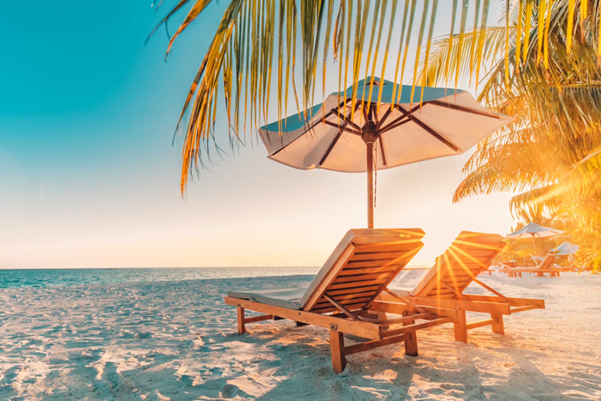 Những bãi biển đẹp đánh bay cái nóng mùa hè