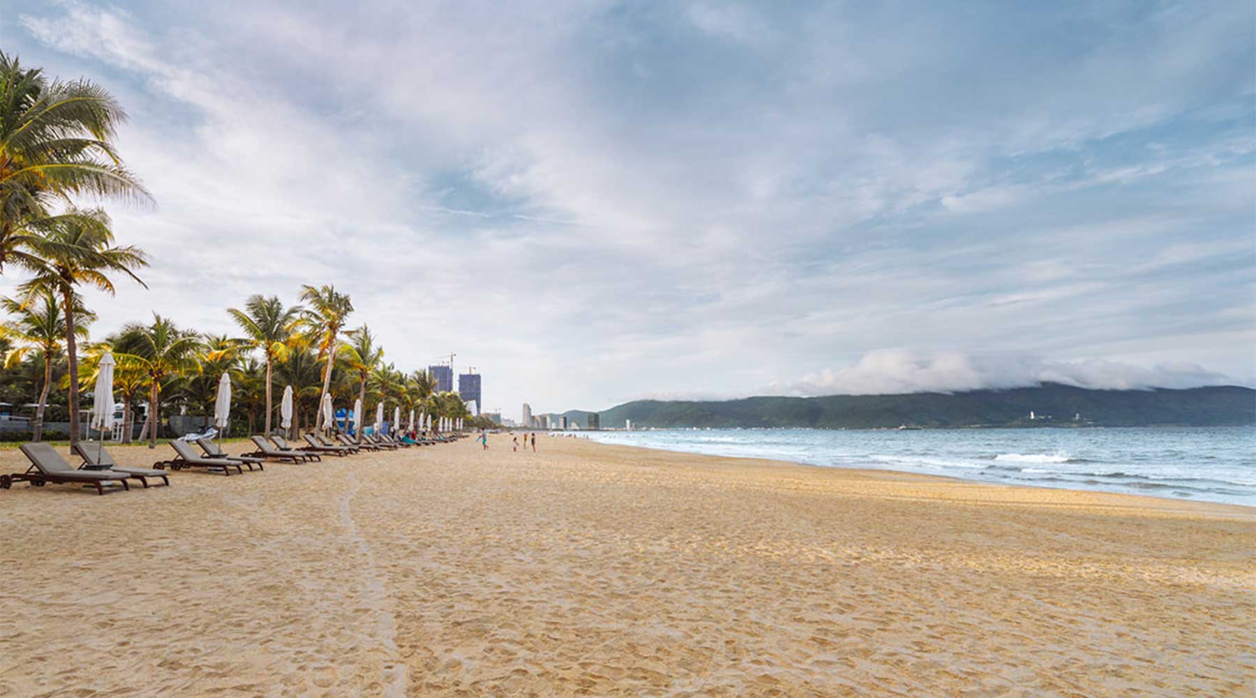 Những bãi biển đẹp đánh bay cái nóng mùa hè