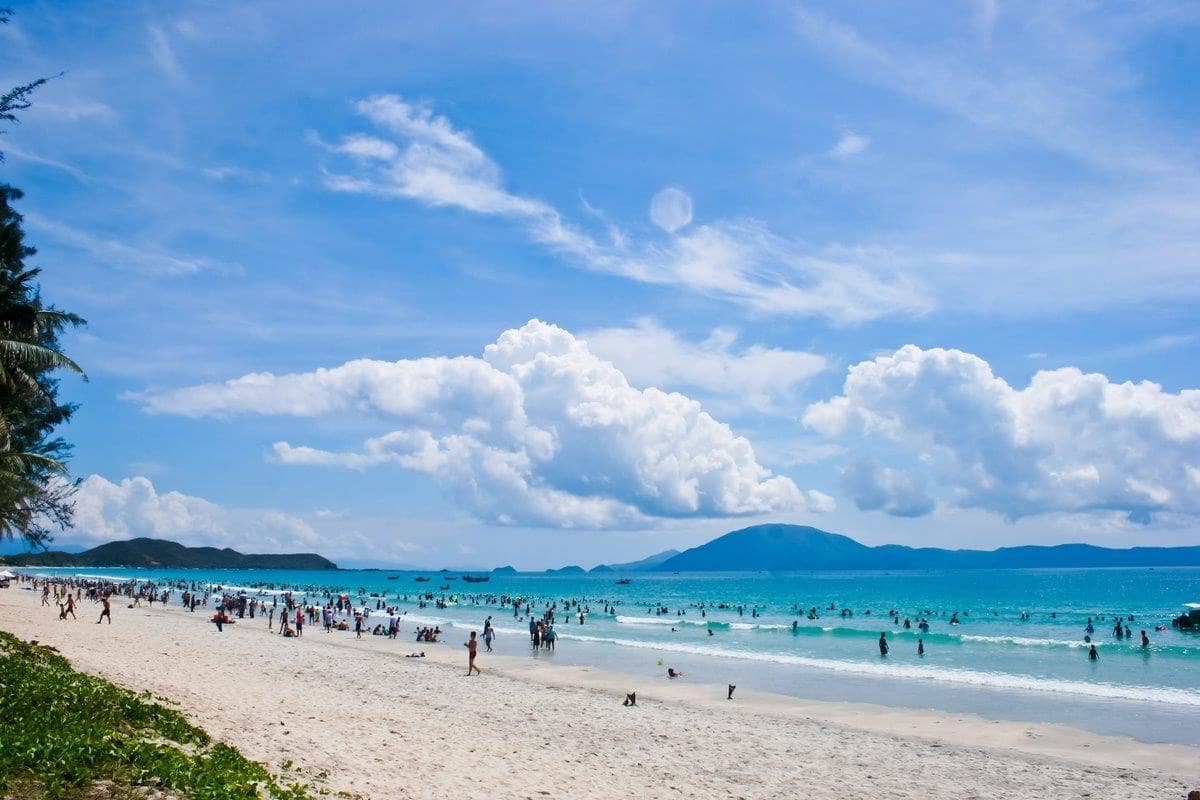 Những bãi biển đẹp đánh bay cái nóng mùa hè
