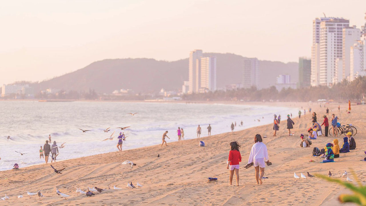 Những bãi biển đẹp đánh bay cái nóng mùa hè