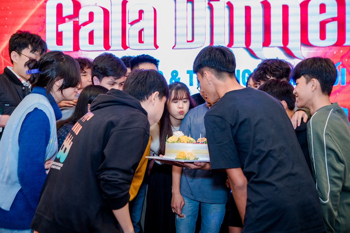 Gắn kết & Trải nghiệm