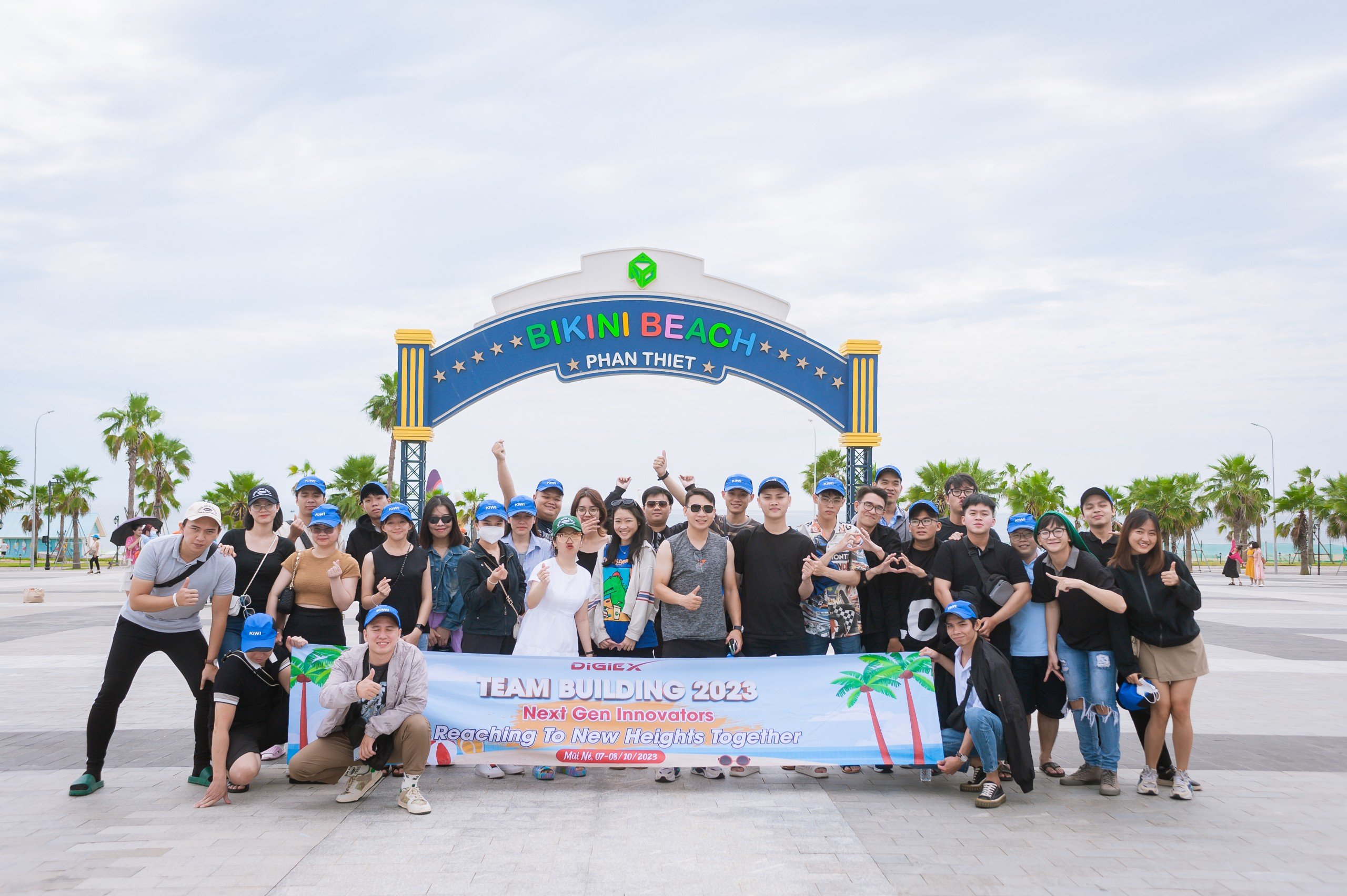 Team Building: ''Cùng Nhau Vươn Tầm Cao Mới''