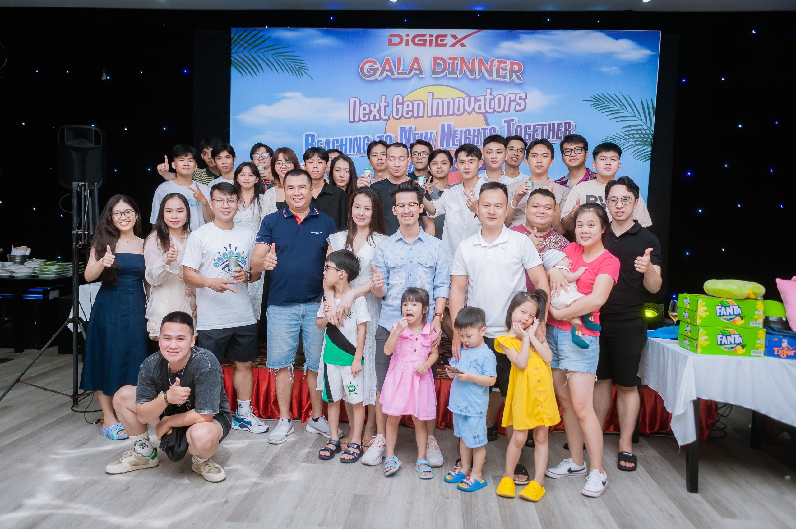 Team Building: ''Cùng Nhau Vươn Tầm Cao Mới''