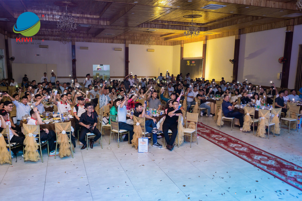 TỔ CHỨC SỰ KIỆN VỚI GALA DINNER KỶ NIỆM 15 NĂM THÀNH LẬP CÔNG TY